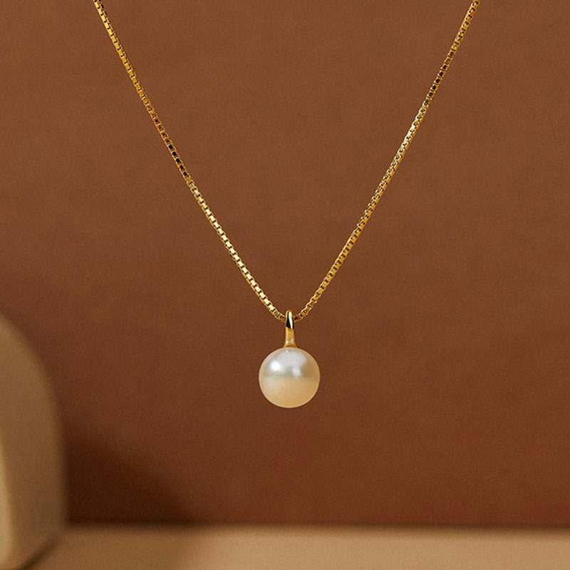 Imitation pearl necklace
