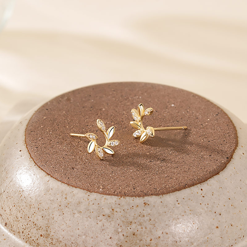 925 Sterling Silver Leaf Stud Earrings with Zirconia Inlay