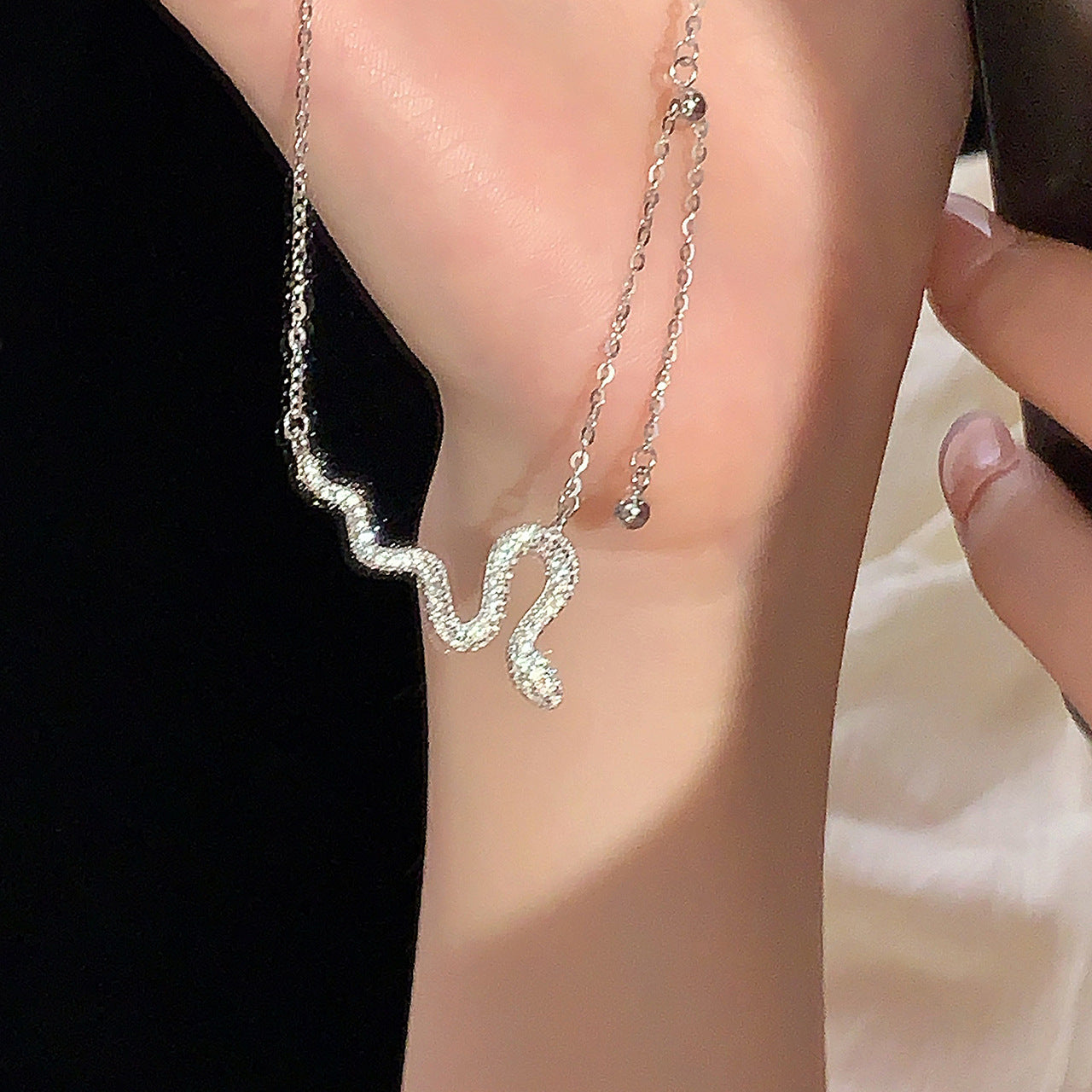 Snake pendant necklace