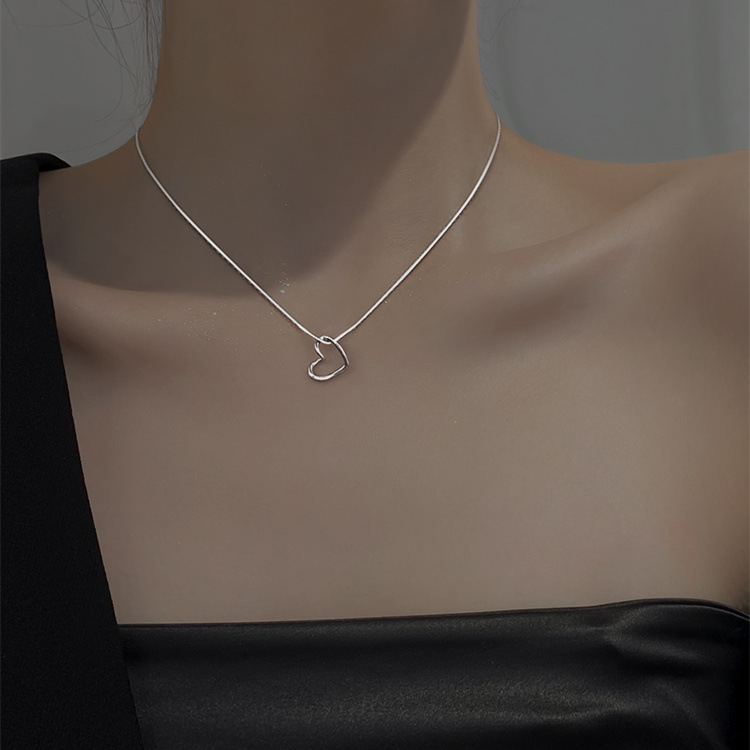925 sterling silver heart-shaped pendant necklace - silvery