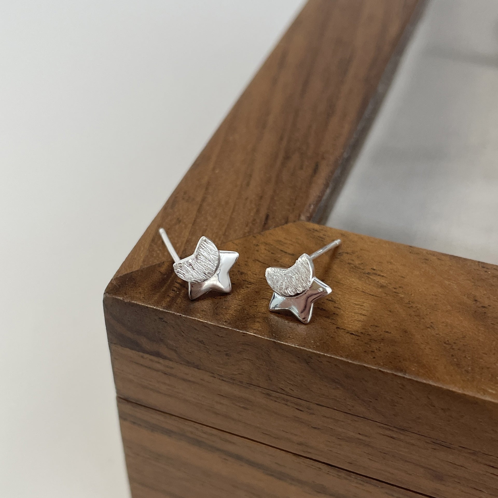 925 sterling silver star shaped earrings - silvery
