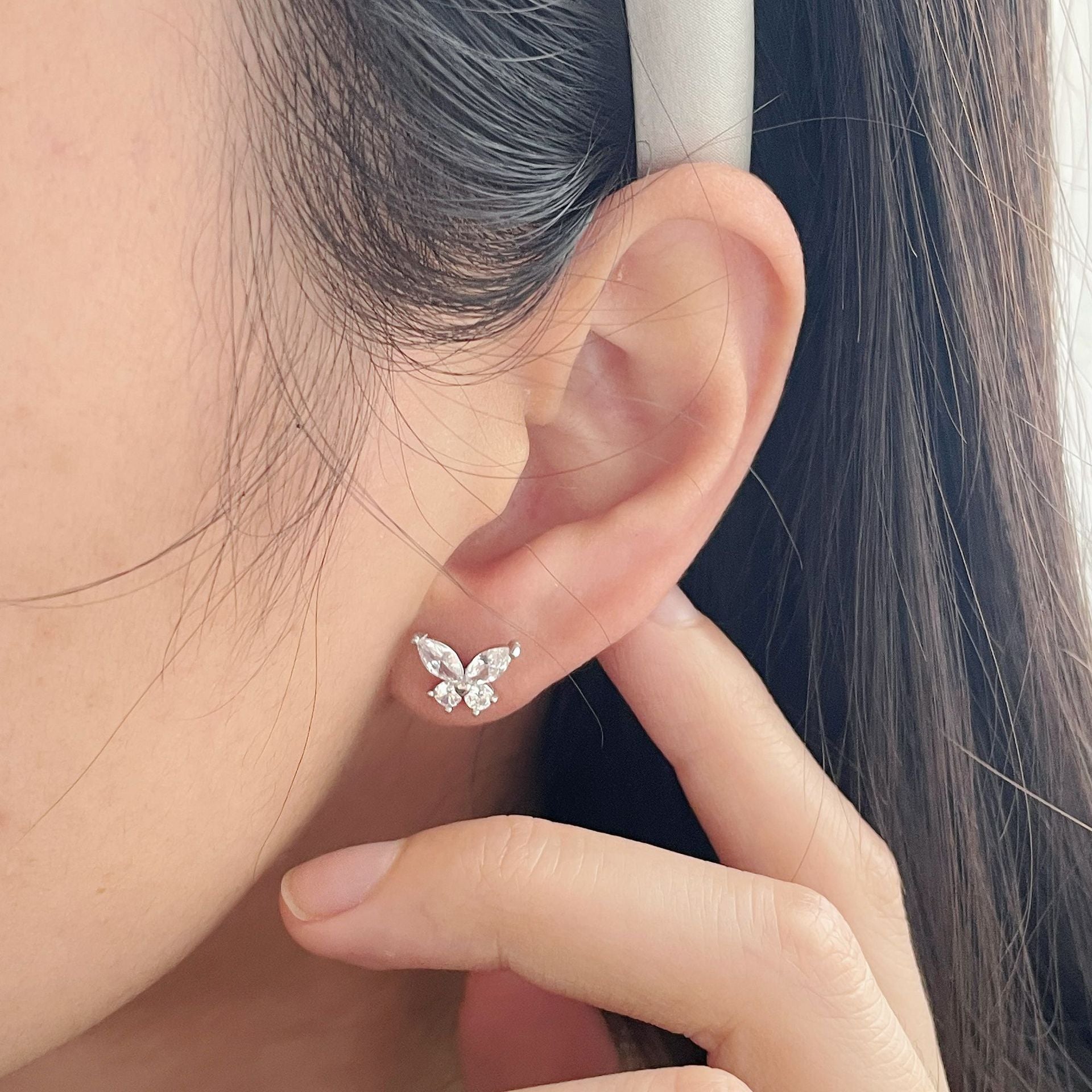 925 sterling silver butterfly shaped earrings - silvery