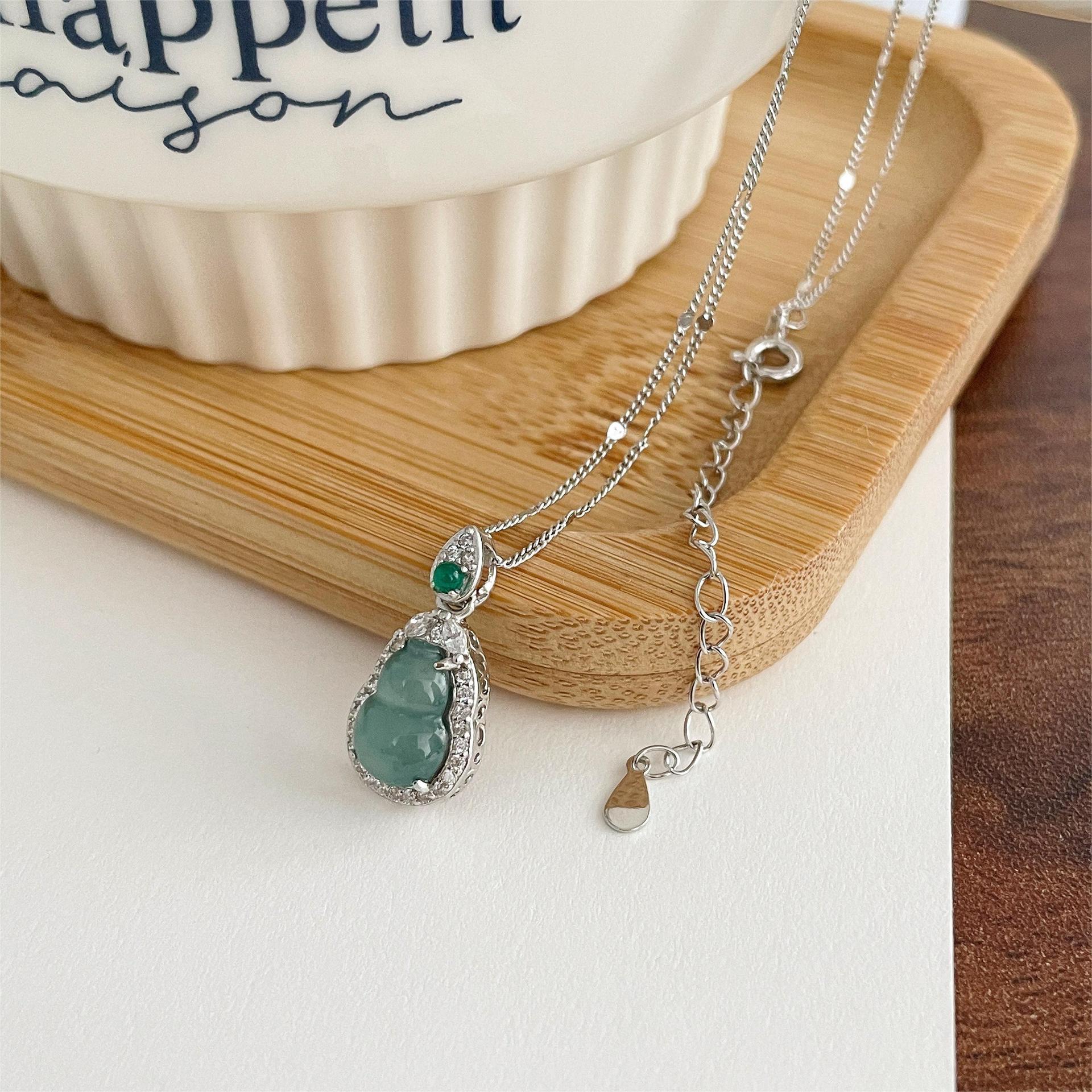 925 sterling silver jade gourd pendant necklace - silvery