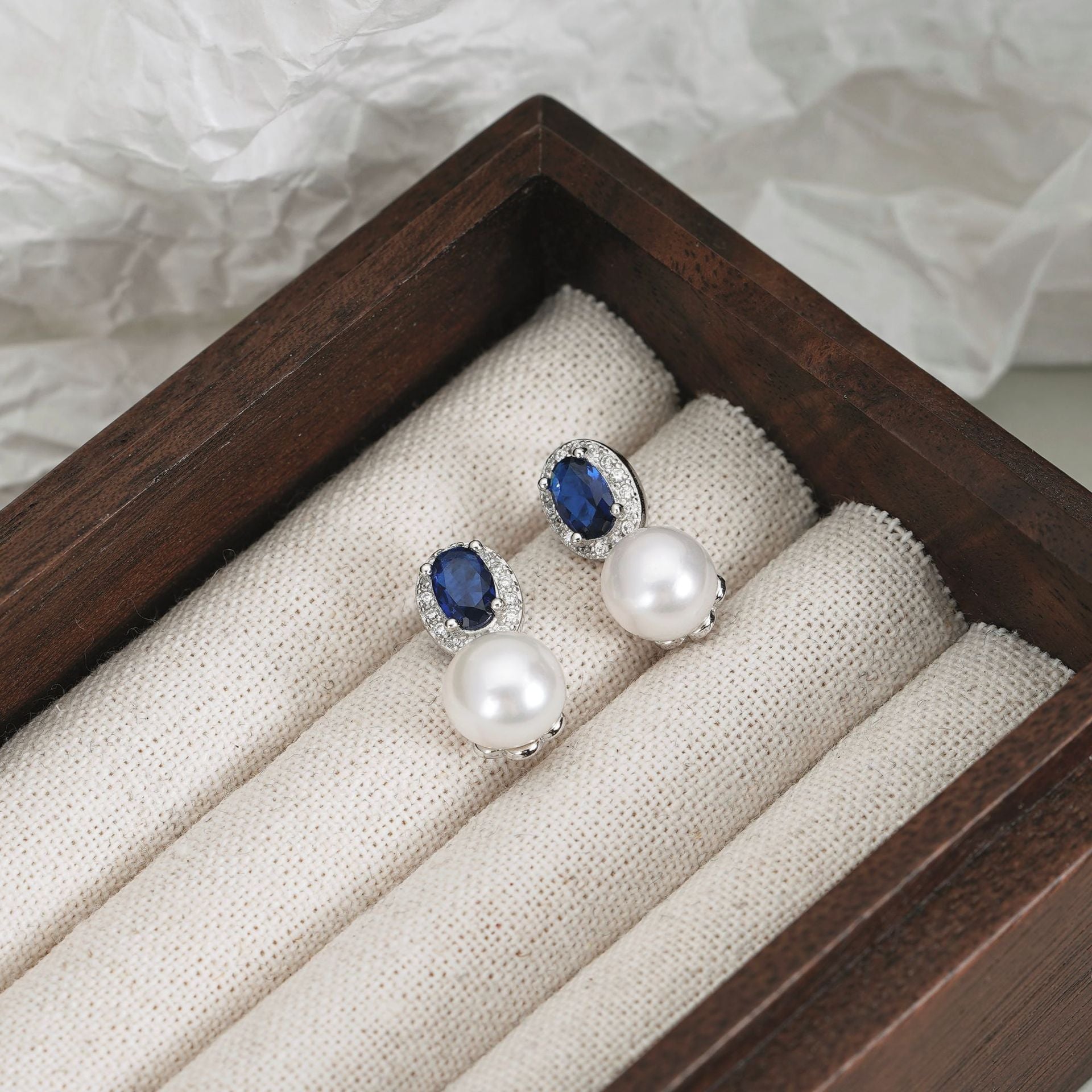 S925 silver Freshwater Pearl Inlaid Zircon Earrings - Silvery