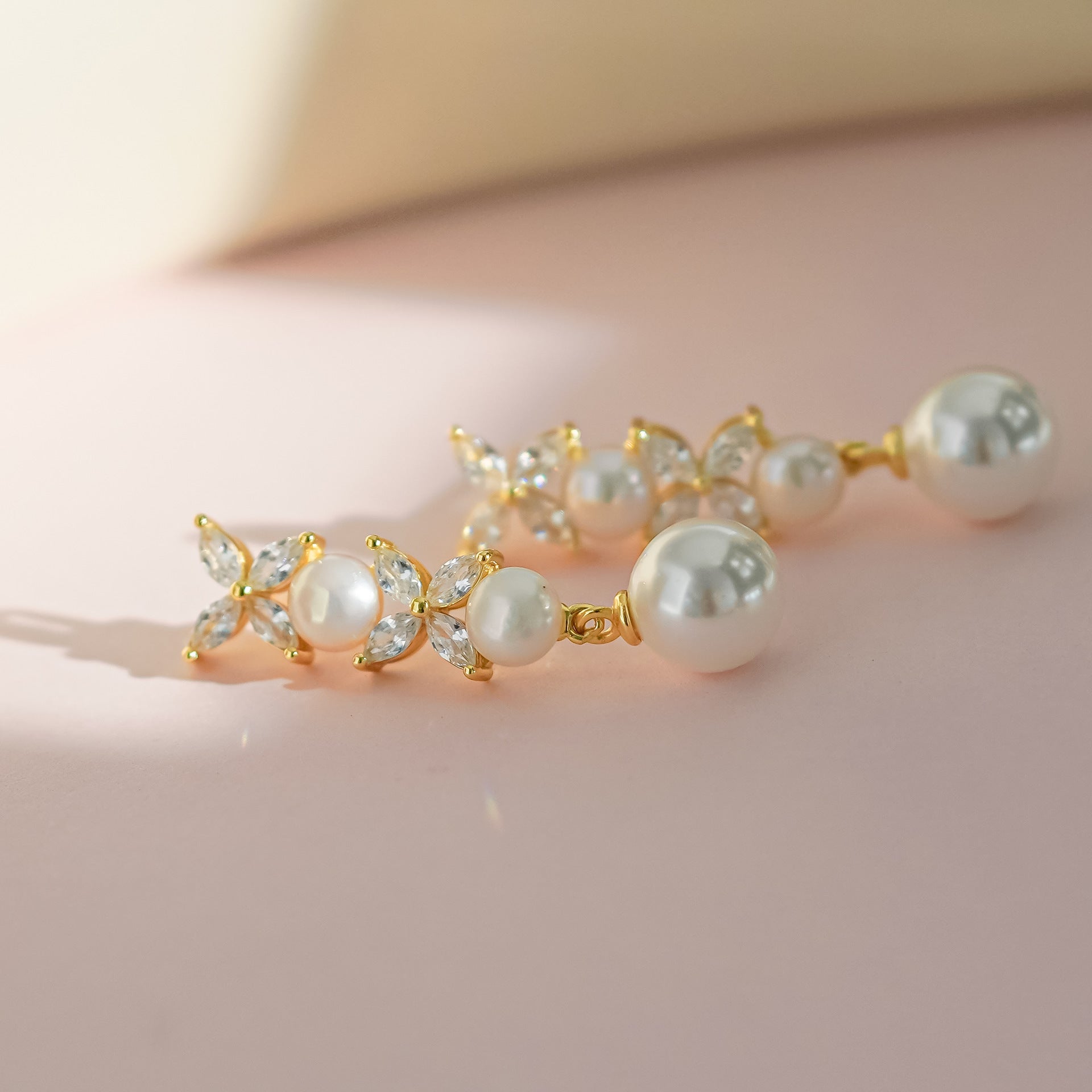 S925 silver  pearl earrings - golden