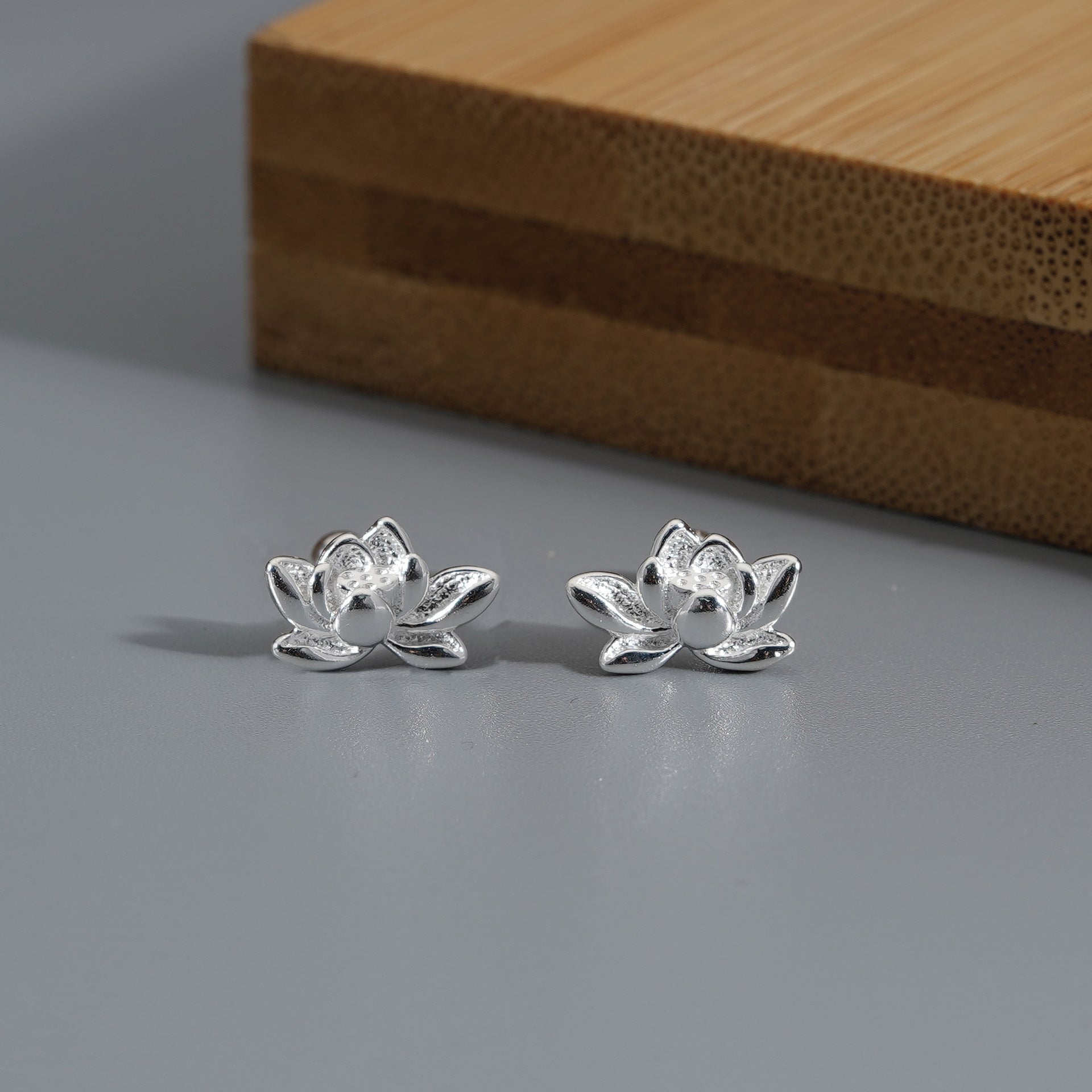 999 Silver Lotus Earrings - Silvery