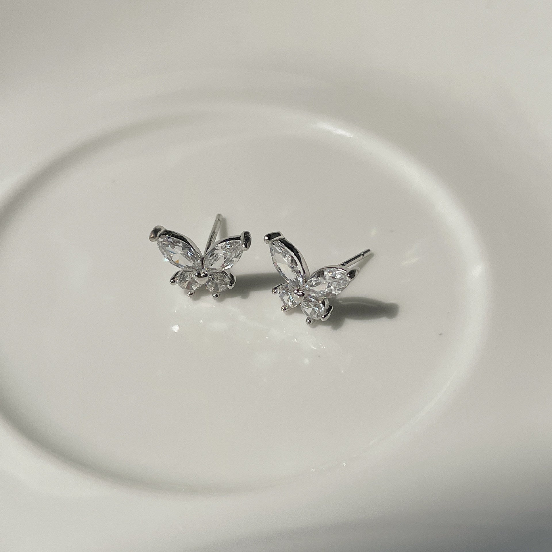 925 sterling silver butterfly shaped earrings - silvery