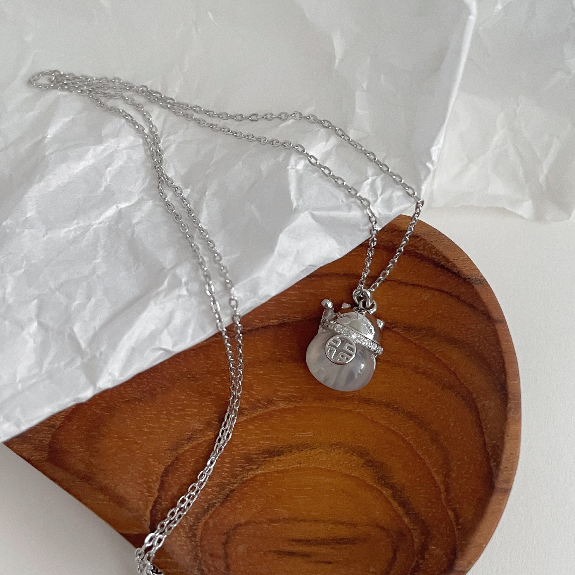 925 sterling silver chalcedony pendant necklace - silvery