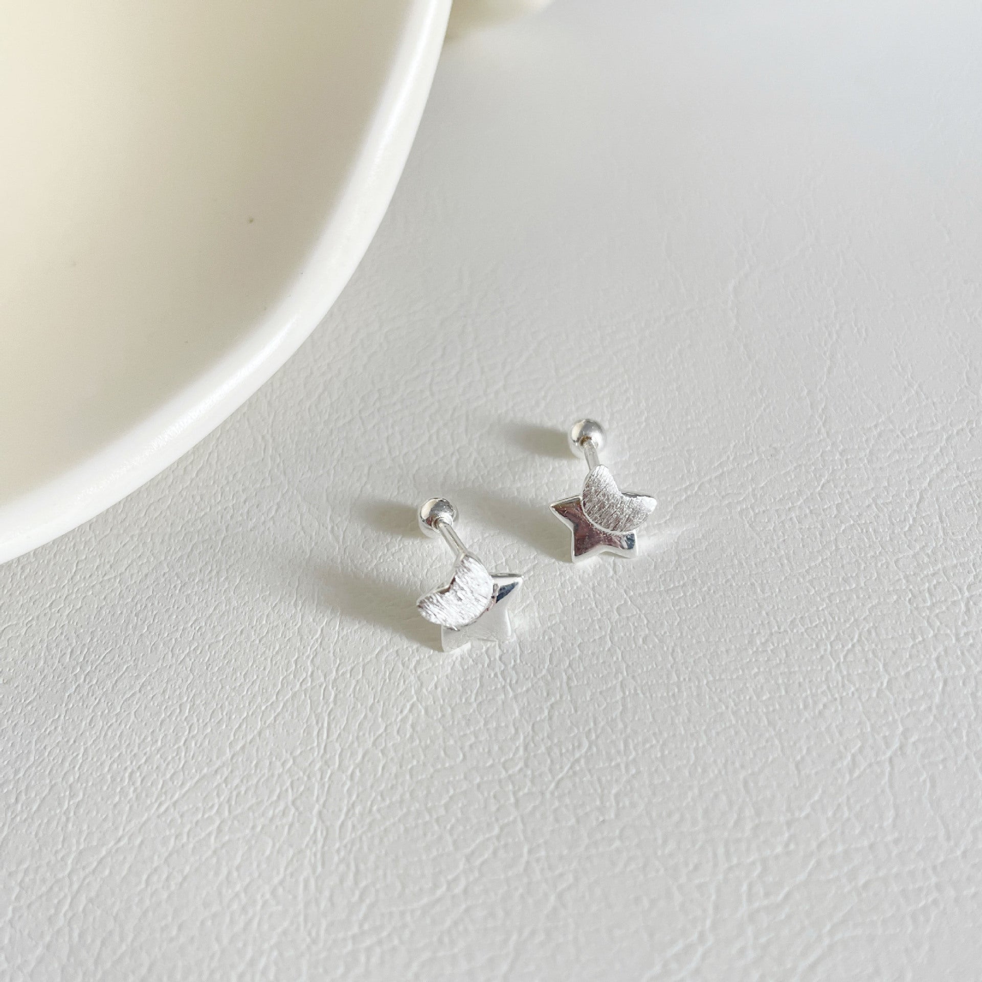 925 sterling silver star shaped earrings - silvery