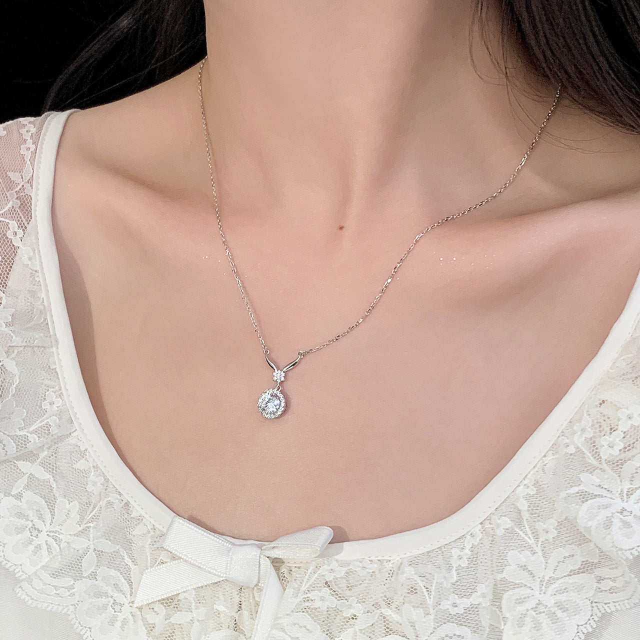 925 sterling silver sparkling zirconium pendant necklace - silvery