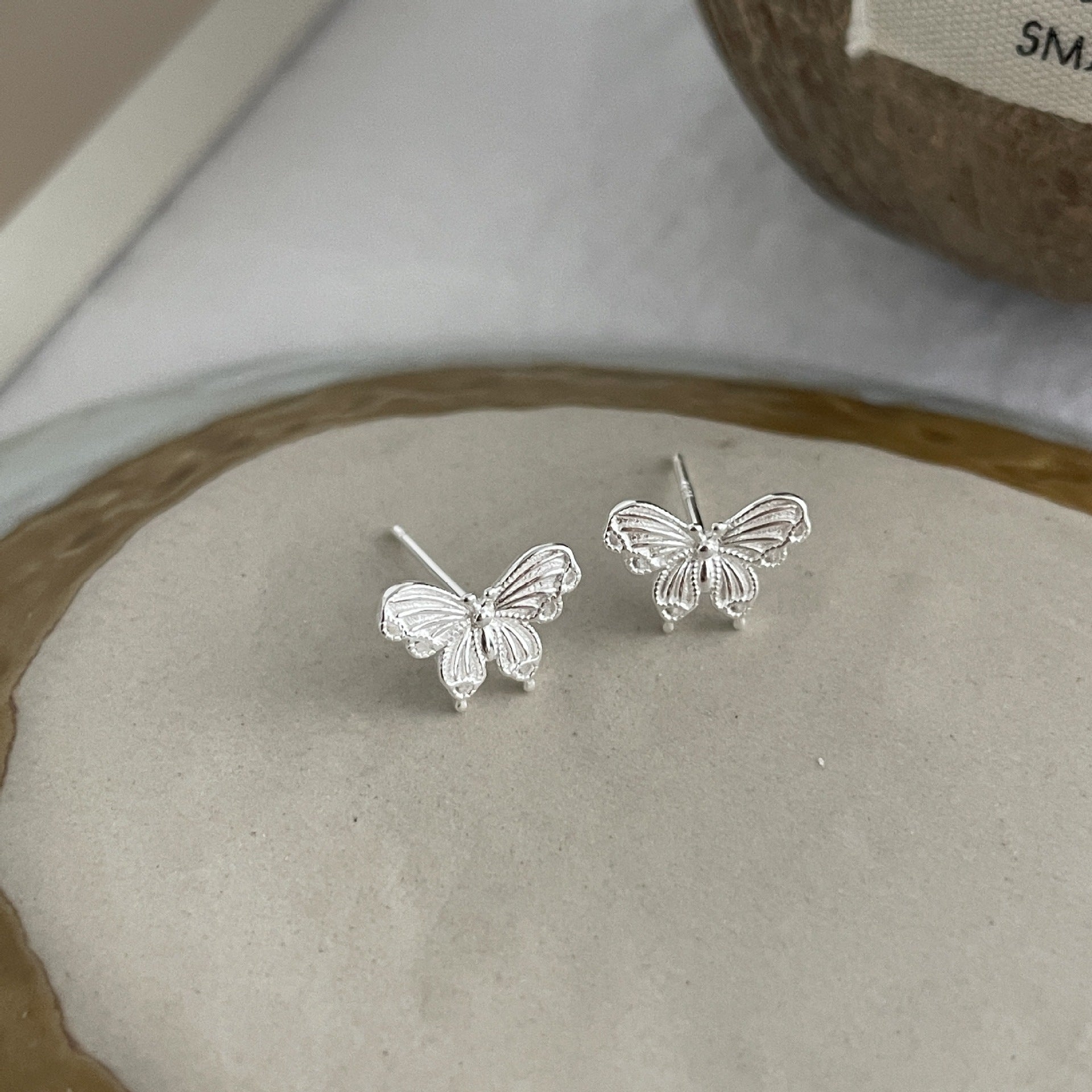 S925 sterling silver butterfly shaped earrings - silvery