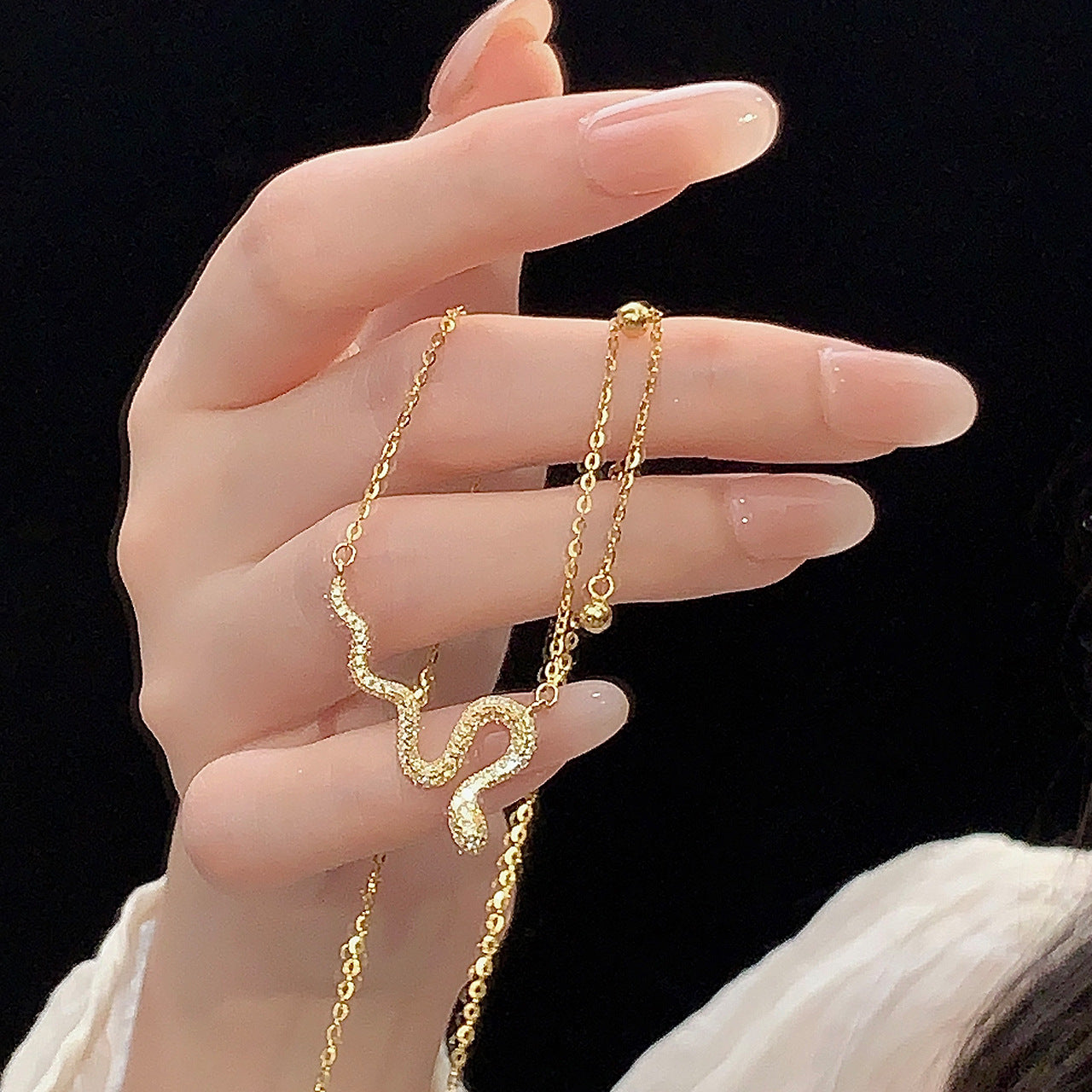 Snake pendant necklace