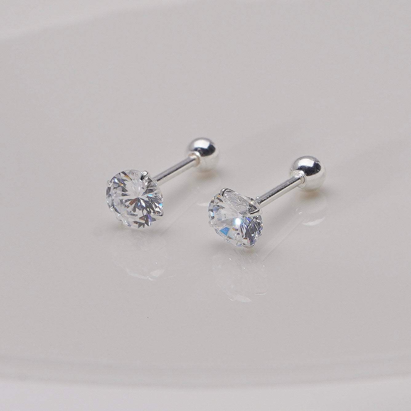 S925 sterling silver round sparkling zirconium earrings