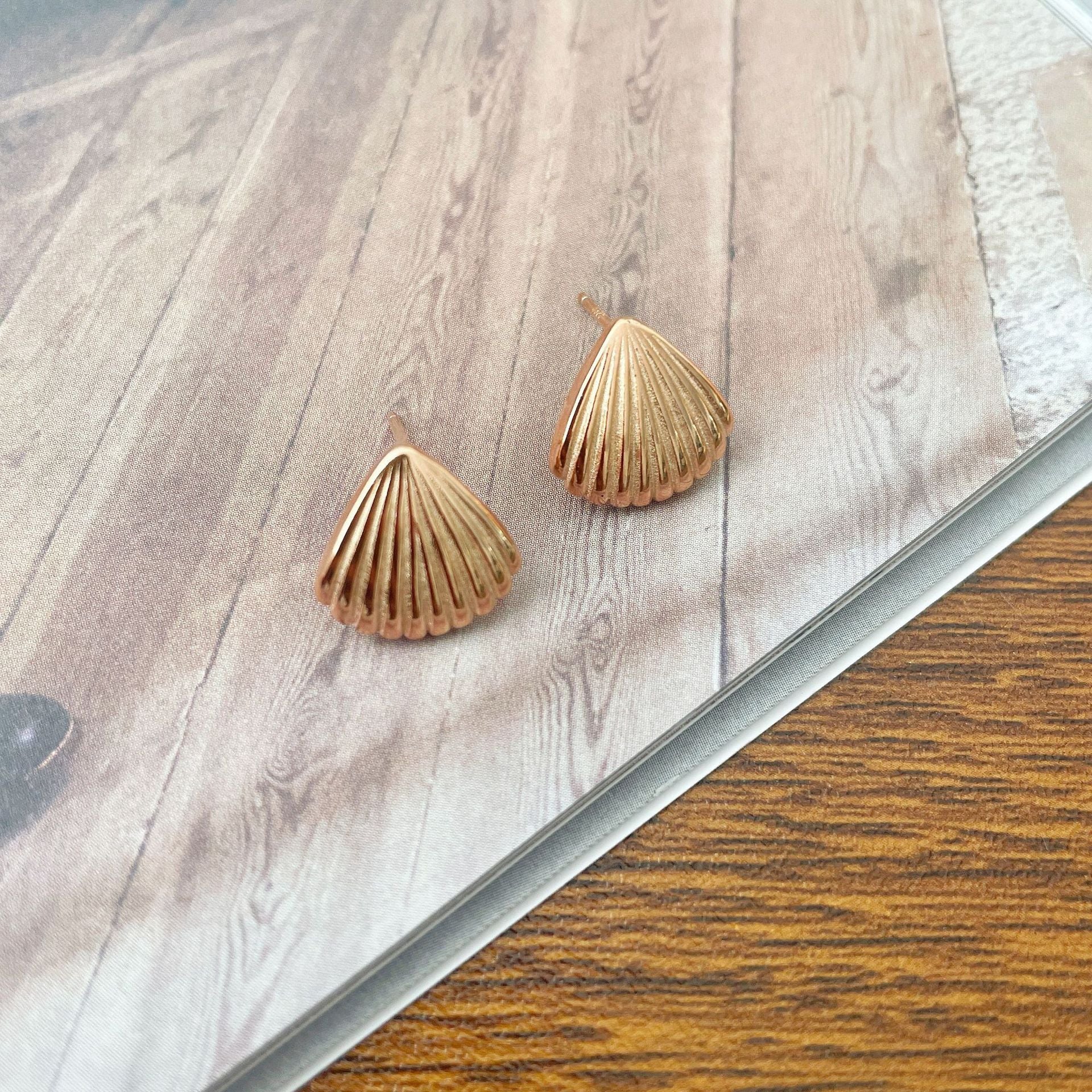 925 sterling silver shell shaped earrings