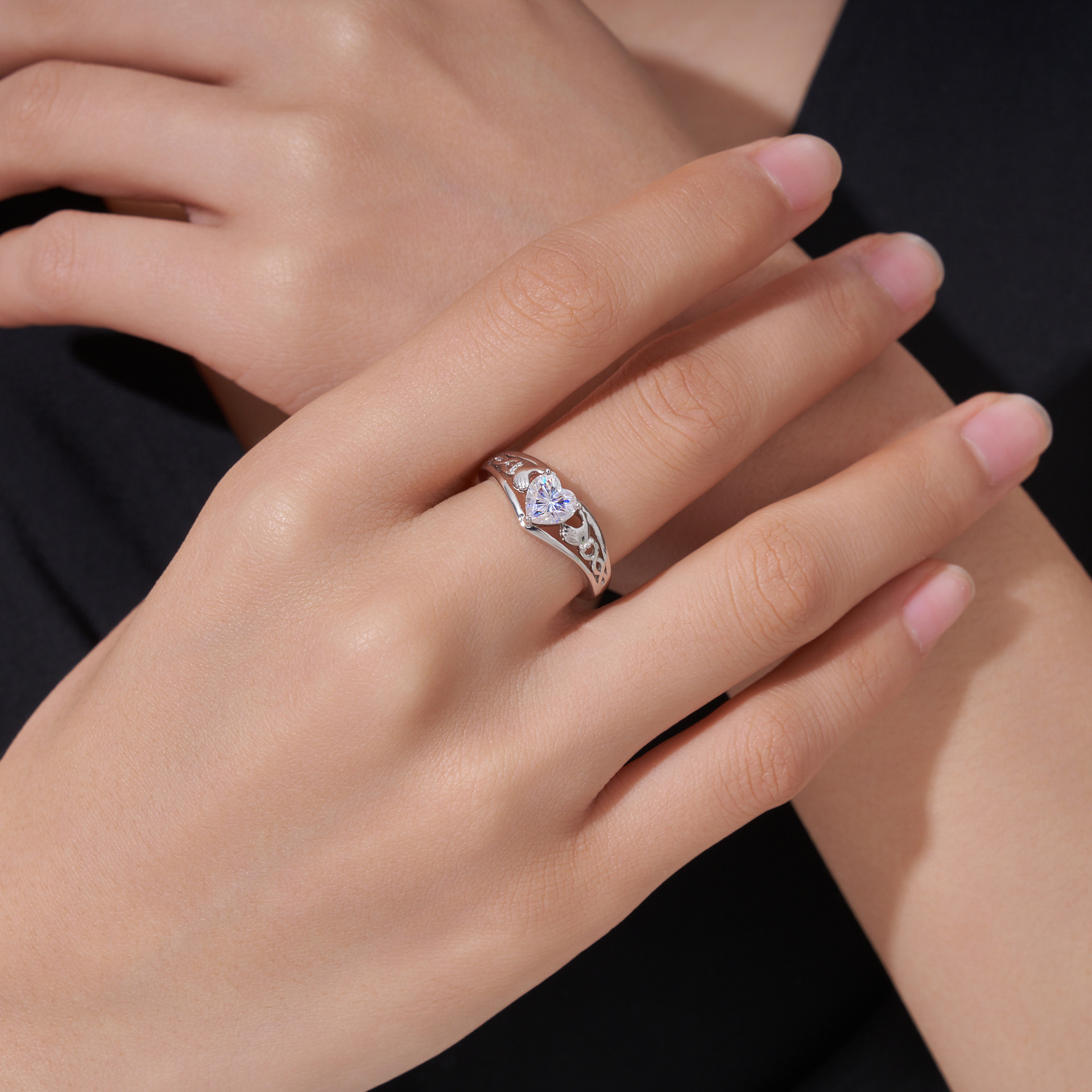 S925 Sterling Silver Heart-Shaped Moissanite Ring
