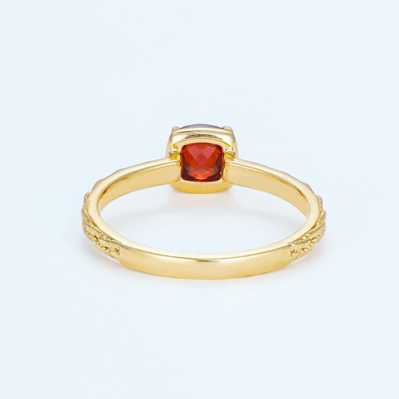 S925 Sterling Silver Gold-Plated Garnet Ring
