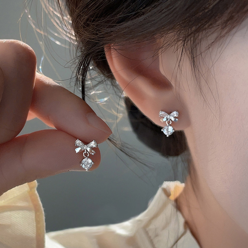 S925 Sterling Silver Moissanite Bow Stud Earrings