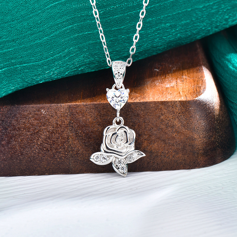 S925 Sterling Silver Moissanite Love Rose Pendant Necklace