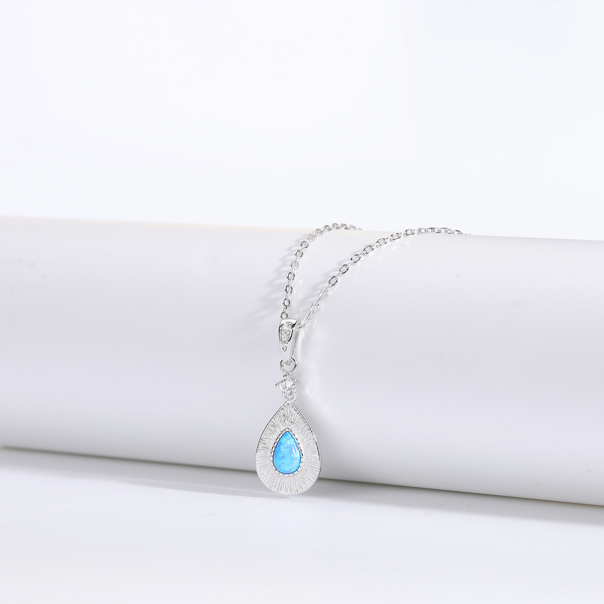 S925 Sterling Silver Teardrop-Shaped Opal Necklace with Zircon
