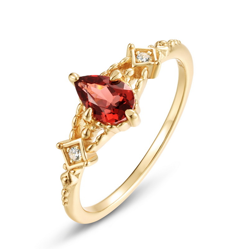 S925 Sterling Silver Gold-Plated Rhombus Garnet Ring