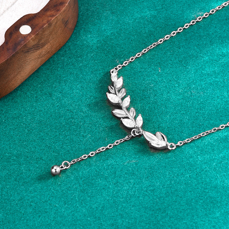 S925 Sterling Silver Moissanite Panicle Necklace