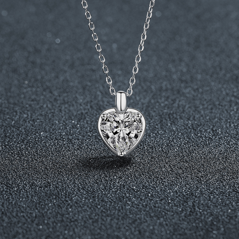 S925 Sterling Silver Moissanite Heart-Shaped Pendant Necklace