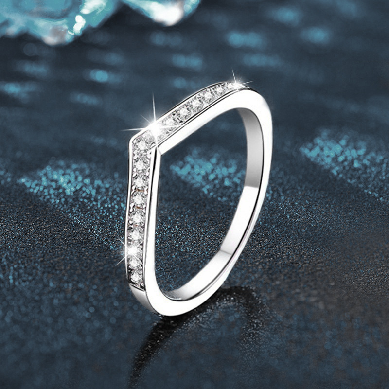 925 Sterling Silver V-Shaped Moissanite Palette Ring