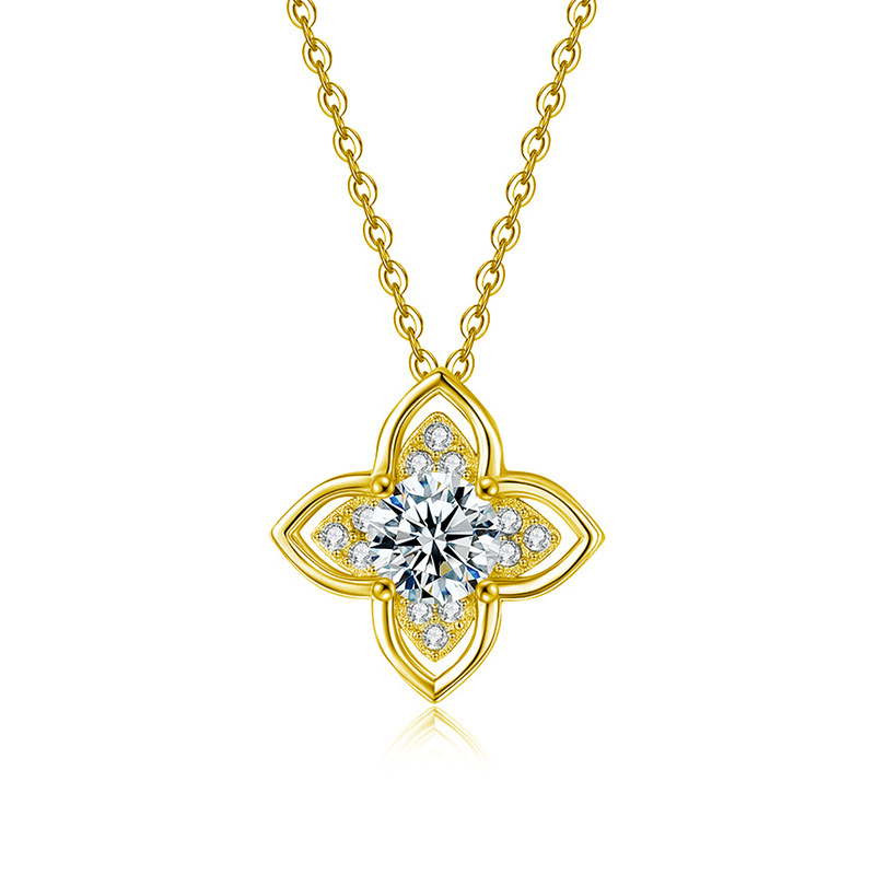 S925 Sterling Silver Moissanite Clover Pendant Clavicle Chain Necklace