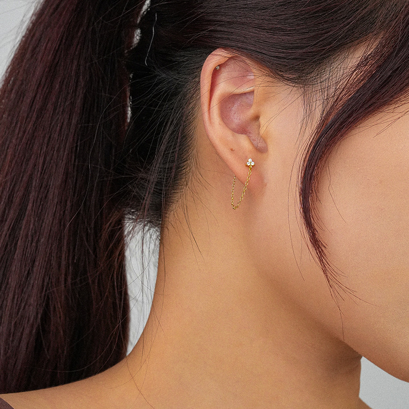 925 Sterling Silver Floral Cubic Zirconia Stud Earrings(A pair)