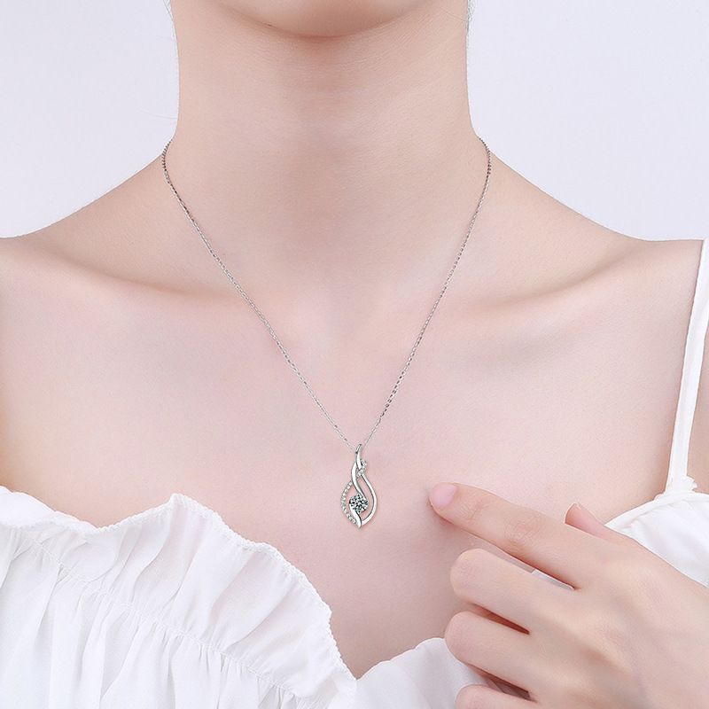 S925 Sterling Silver Twist Moissanite Necklace
