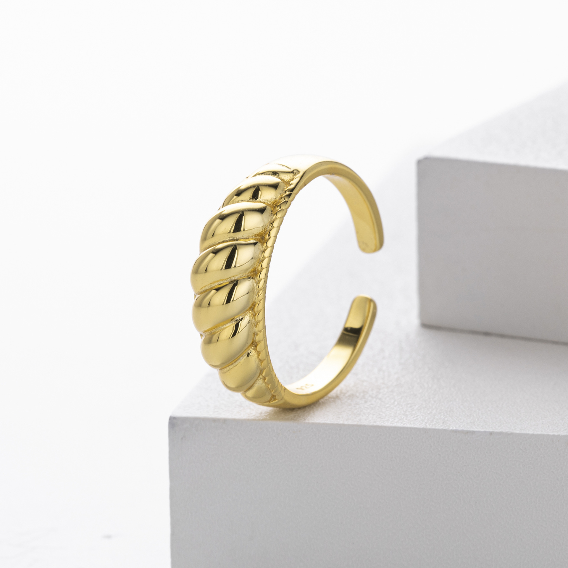 Stylish and simple S925 sterling silver croissant ring