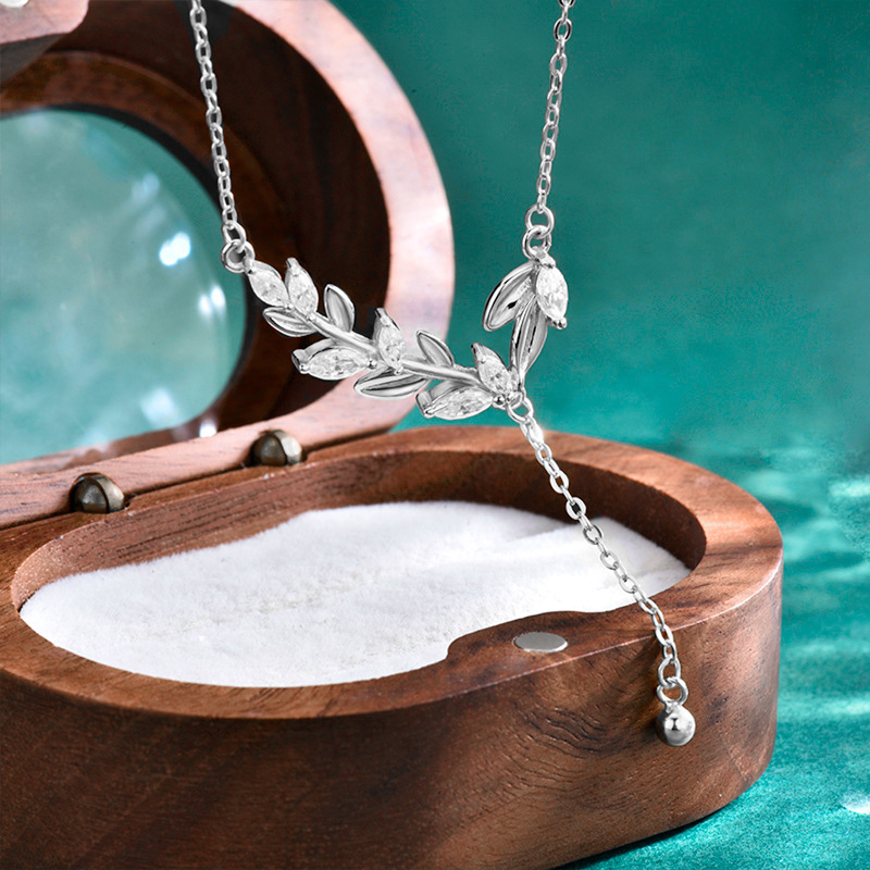 S925 Sterling Silver Moissanite Panicle Necklace