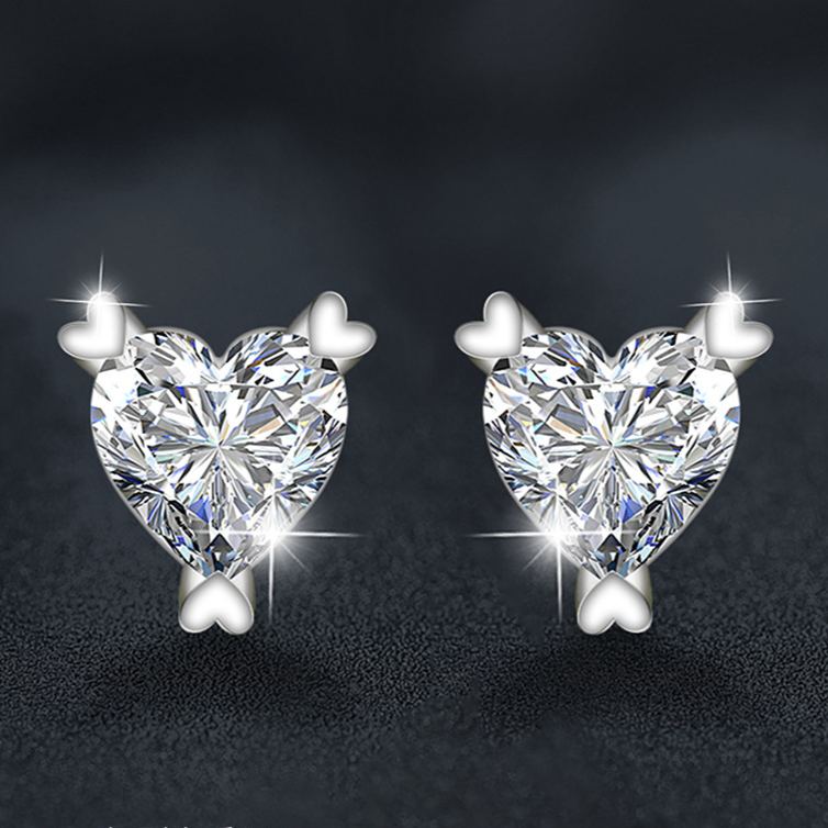 Stylish Women's Heart-Shaped Stud Earrings — Moissanite & 925 Silver