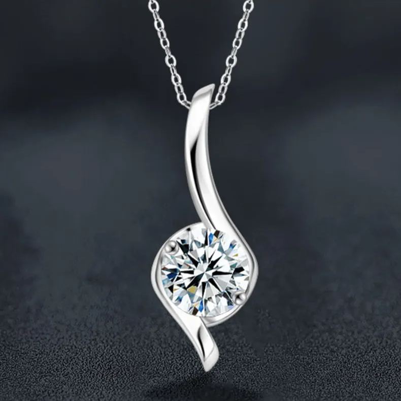 S925 Sterling Silver Moissanite Twisted Pendant Necklace
