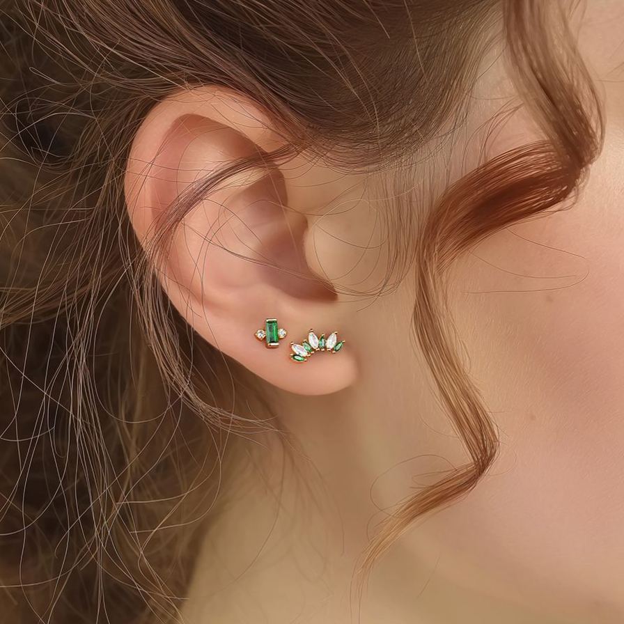 S925 Sterling Silver Stud Earrings with Green Zirconia