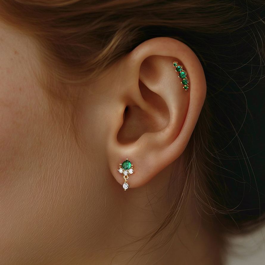 S925 Sterling Silver Stud Earrings with Green Zirconia