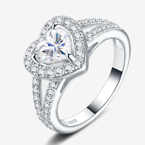 S925 Sterling Silver Heart-Shaped Moissanite Ring
