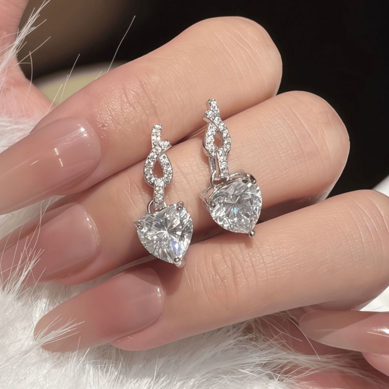 S925 Sterling Silver Moissanite Heart-Shaped Drop Earrings