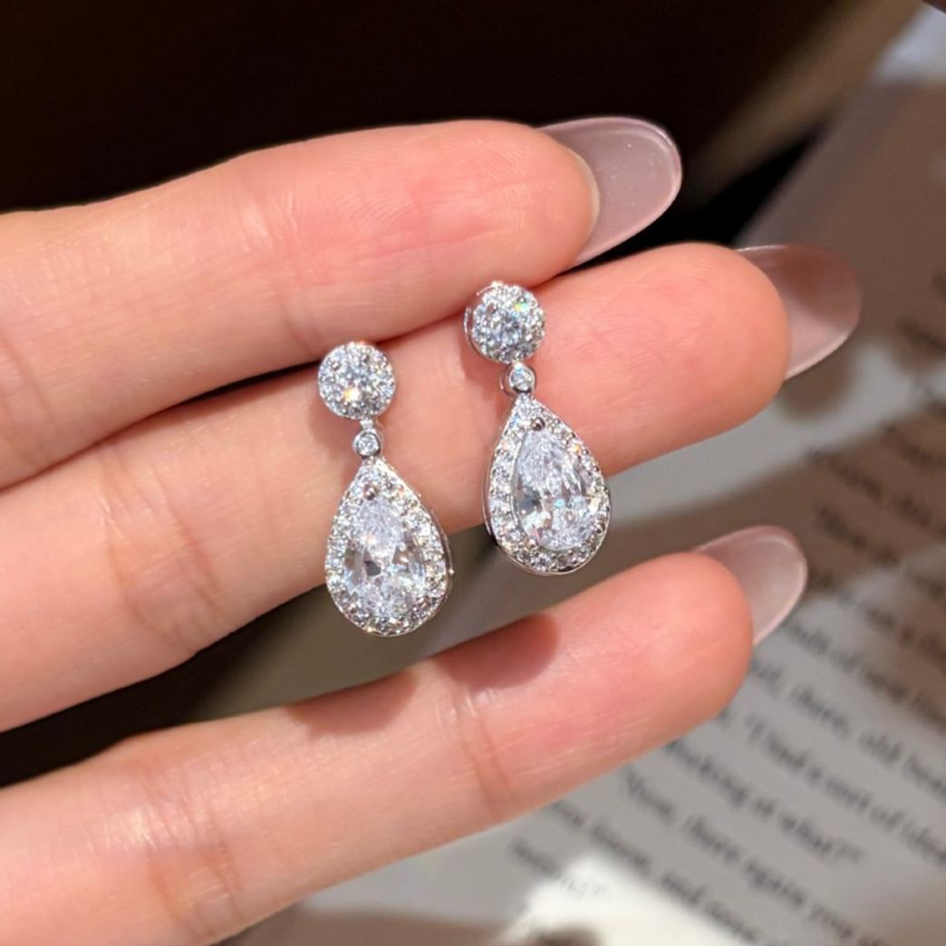S925 Sterling Silver Teardrop Moissanite Stud Earrings