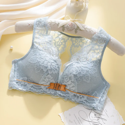 レースフロントホックブラ｜盛れて谷間キープ、快適ノンワイヤーで美シルエット。