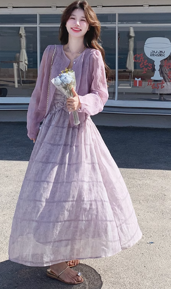 美しい紫色の木の耳のスリングドレス日焼け止めスーツ女性の夏の島風デザインのストライプのロングスカート