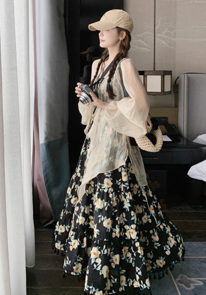 女性用ブラック花柄ドレススーツ、Sサイズ、デザインカーディガンサスペンダースカート
