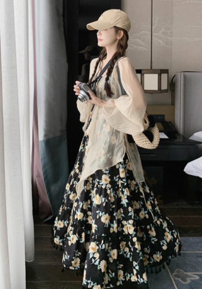 女性用ブラック花柄ドレススーツ、Sサイズ、デザインカーディガンサスペンダースカート