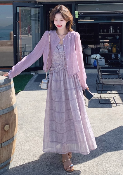 美しい紫色の木の耳のスリングドレス日焼け止めスーツ女性の夏の島風デザインのストライプのロングスカート