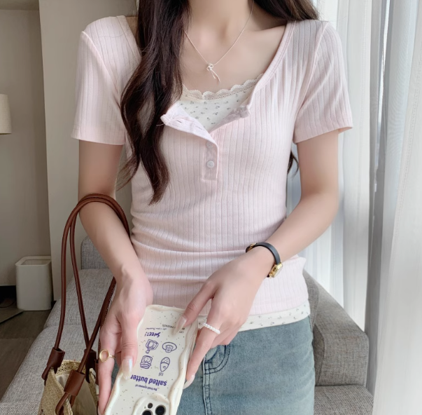 女性用花柄Tシャツ、レーストリム、小さな香りのスタイル、フェイクツーピース、甘くてスパイシーな半袖