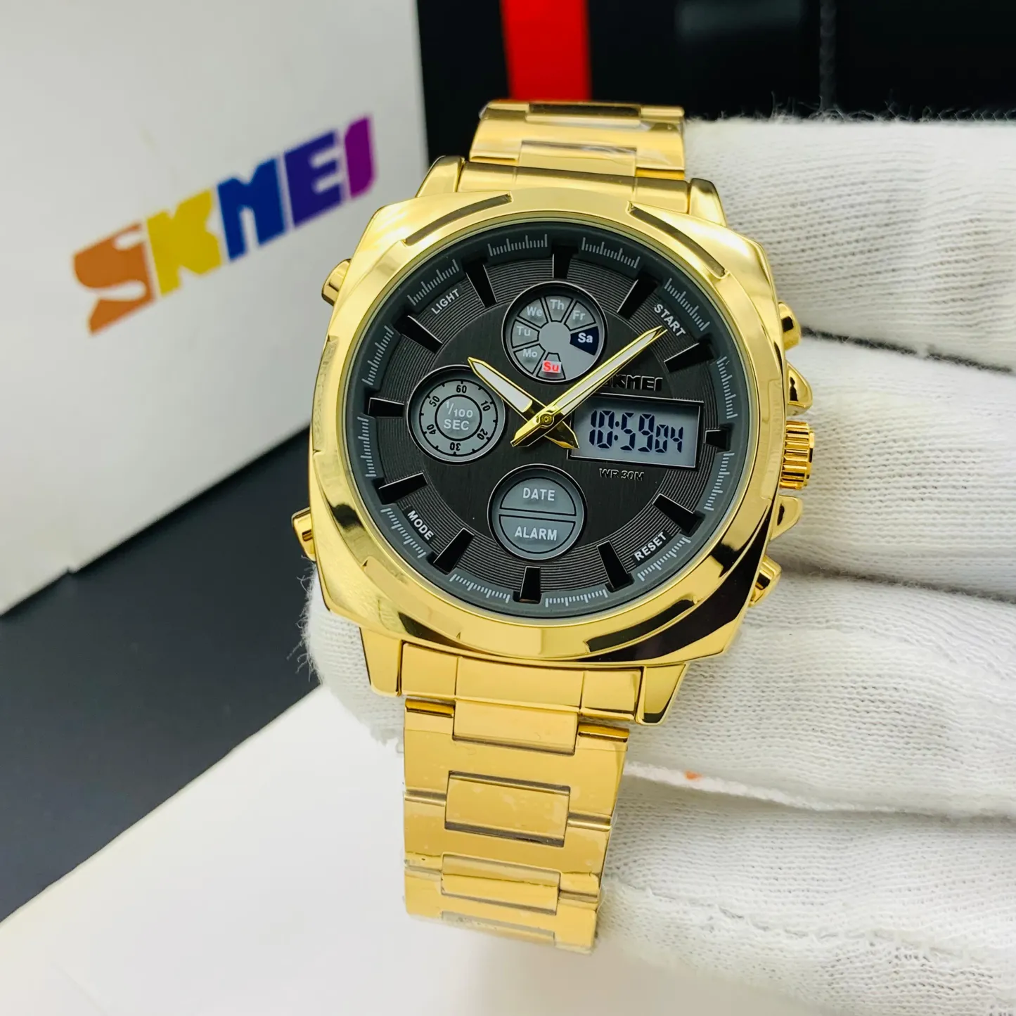 Multi functional dual movement watch