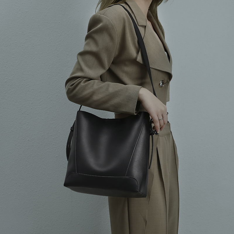 トートバッグ レディース 通勤 バッグ 軽量 ハンドバッグ 大容量 無地