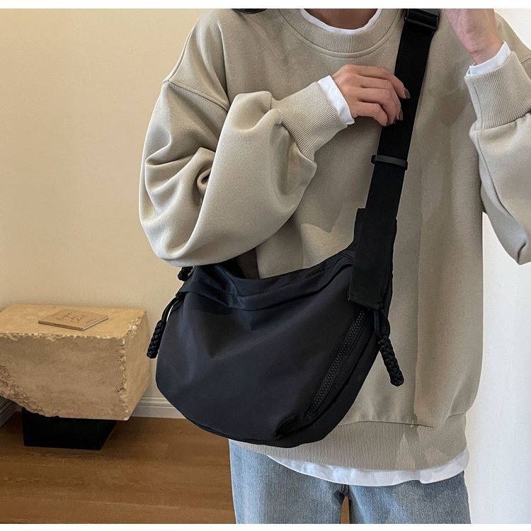 【爆安セール1,480円】ショルダーバッグ 斜めがけ バッグ レディース メンズ肩掛け ショルダー ミニバッグ 軽量 撥水 ナイロン 通勤バッグ アウトドア 旅行 トラベル 多収納 多機能 A4サイズ 斜めがけバッグ 通勤 オフィス 大容量 大きめ カバン スポーティー 軽いバッグ