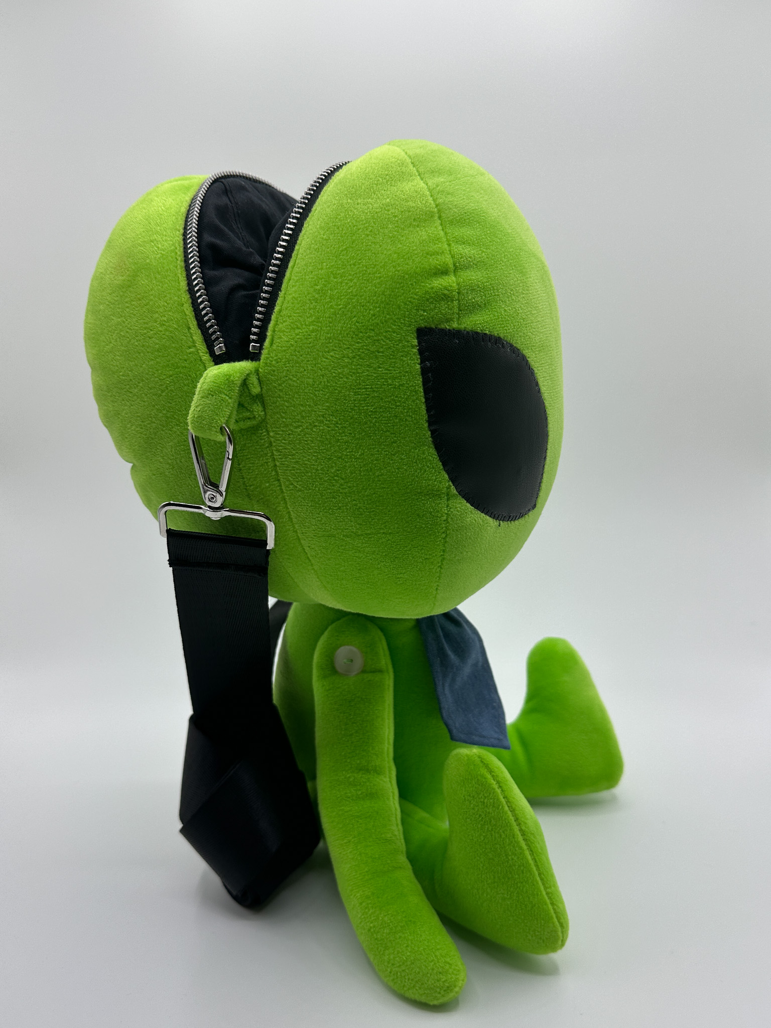 ALIEN PLUSHIE BAG