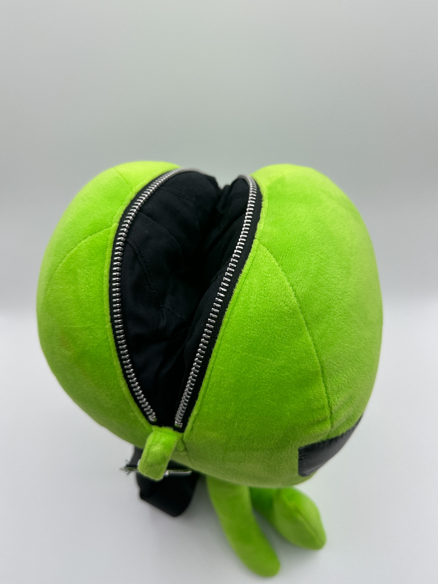 ALIEN PLUSHIE BAG